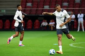 从篮板抢夺 从篮板抢夺